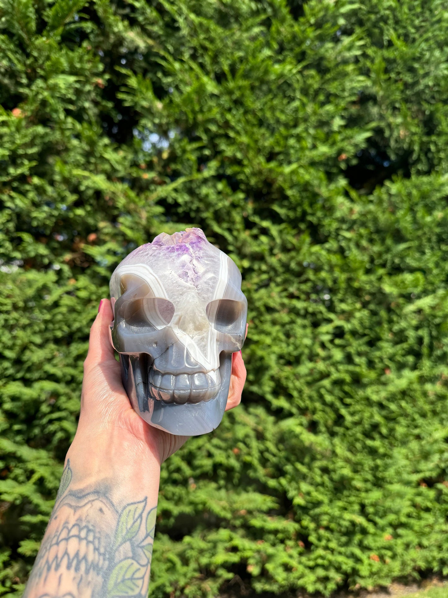 XL Druzy Banded Agate & Amethyst Hi-Def Geode Skull Carving (6")
