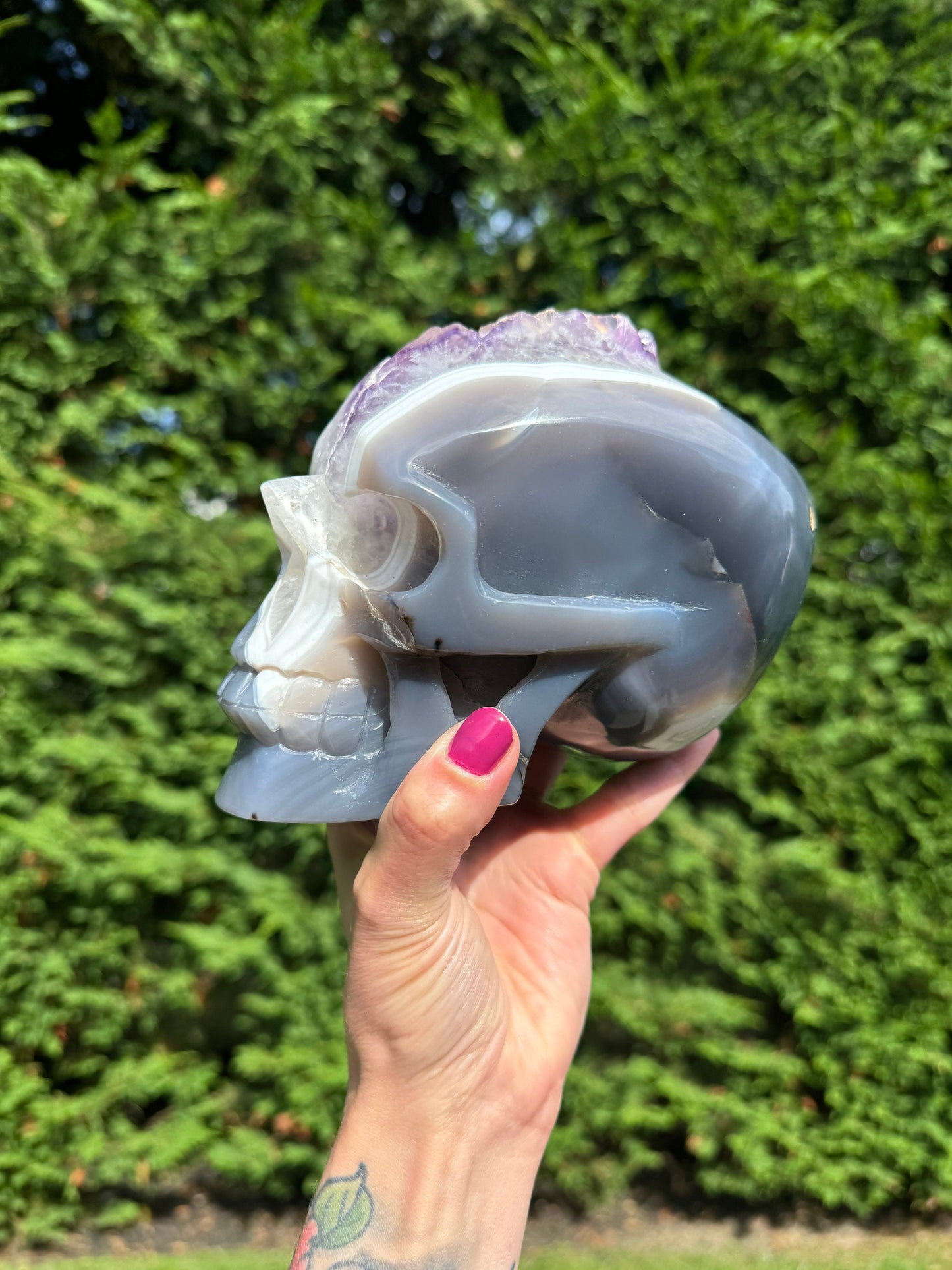 XL Druzy Banded Agate & Amethyst Hi-Def Geode Skull Carving (6")