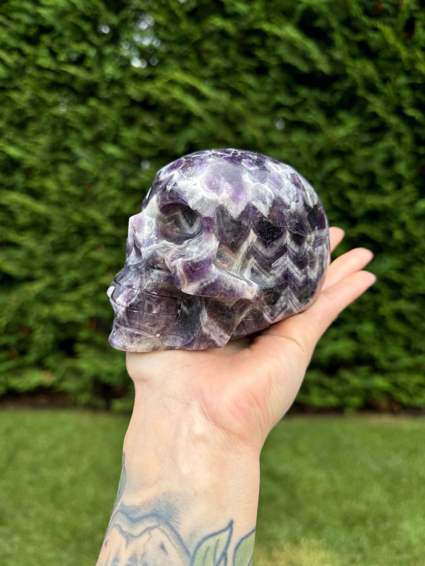 Chevron Amethyst Skull Carving (4.5")