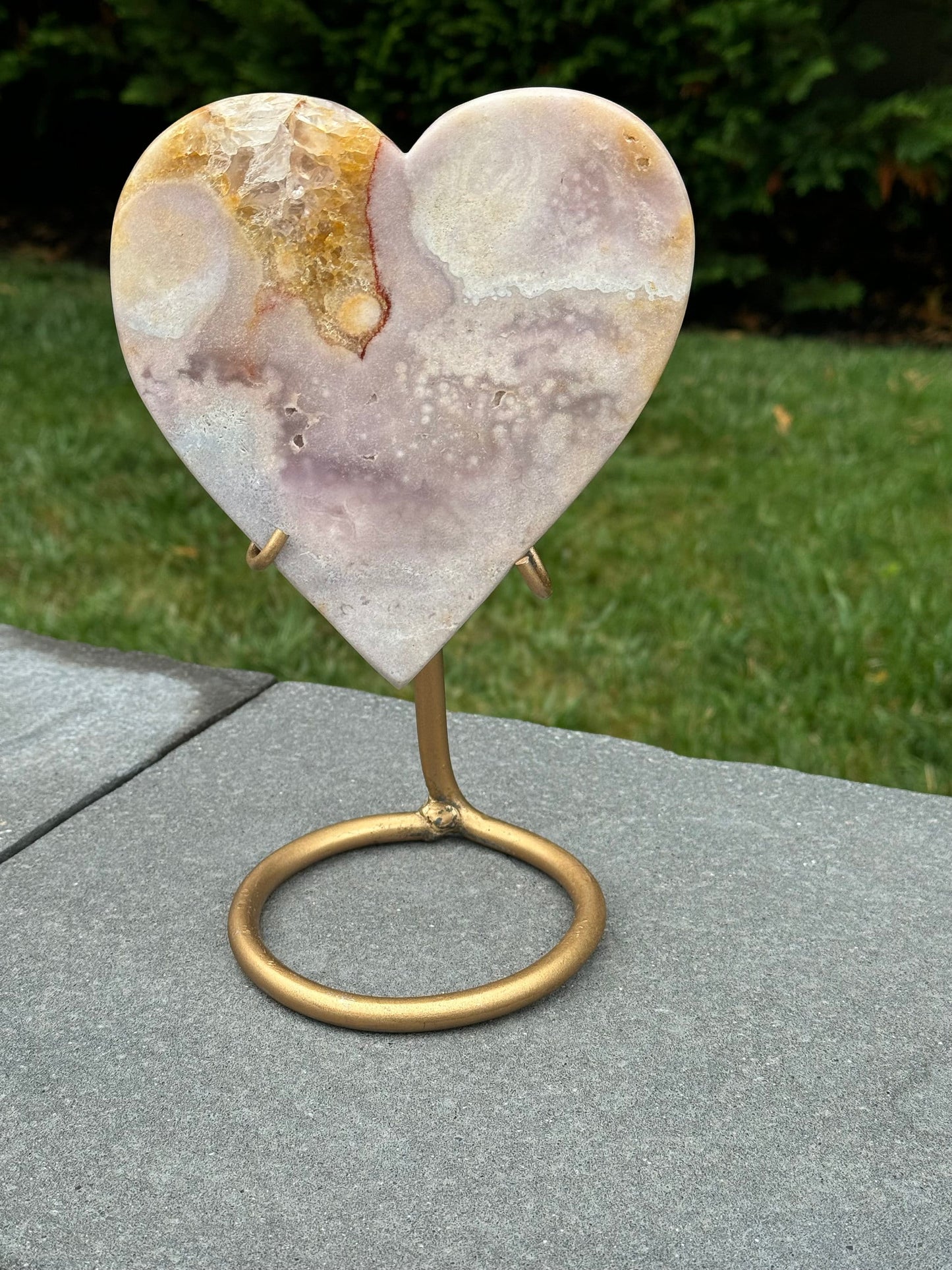 Druzy Pink Amethyst Heart (stand included)