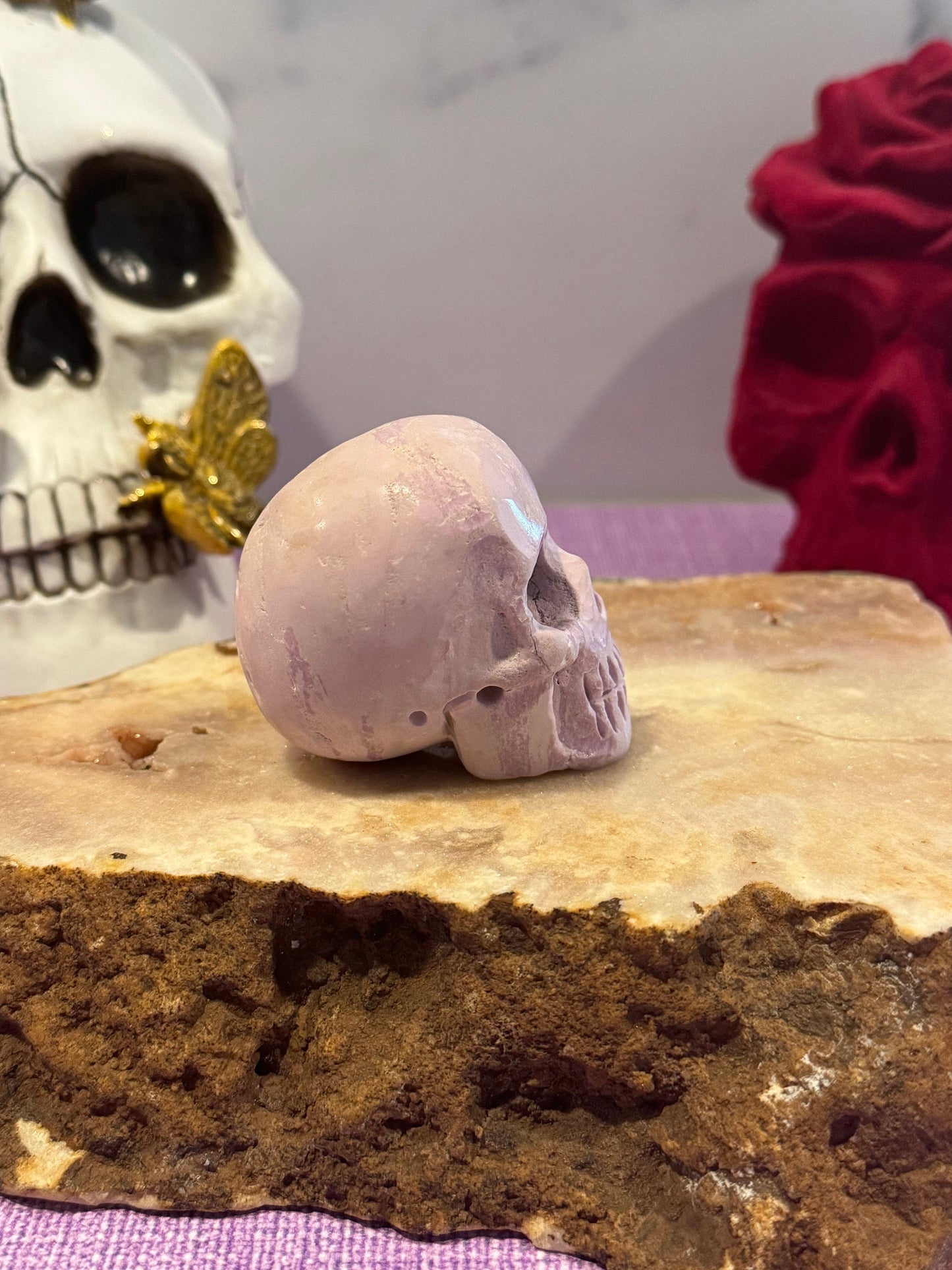 Phosphosiderite Skull Carving