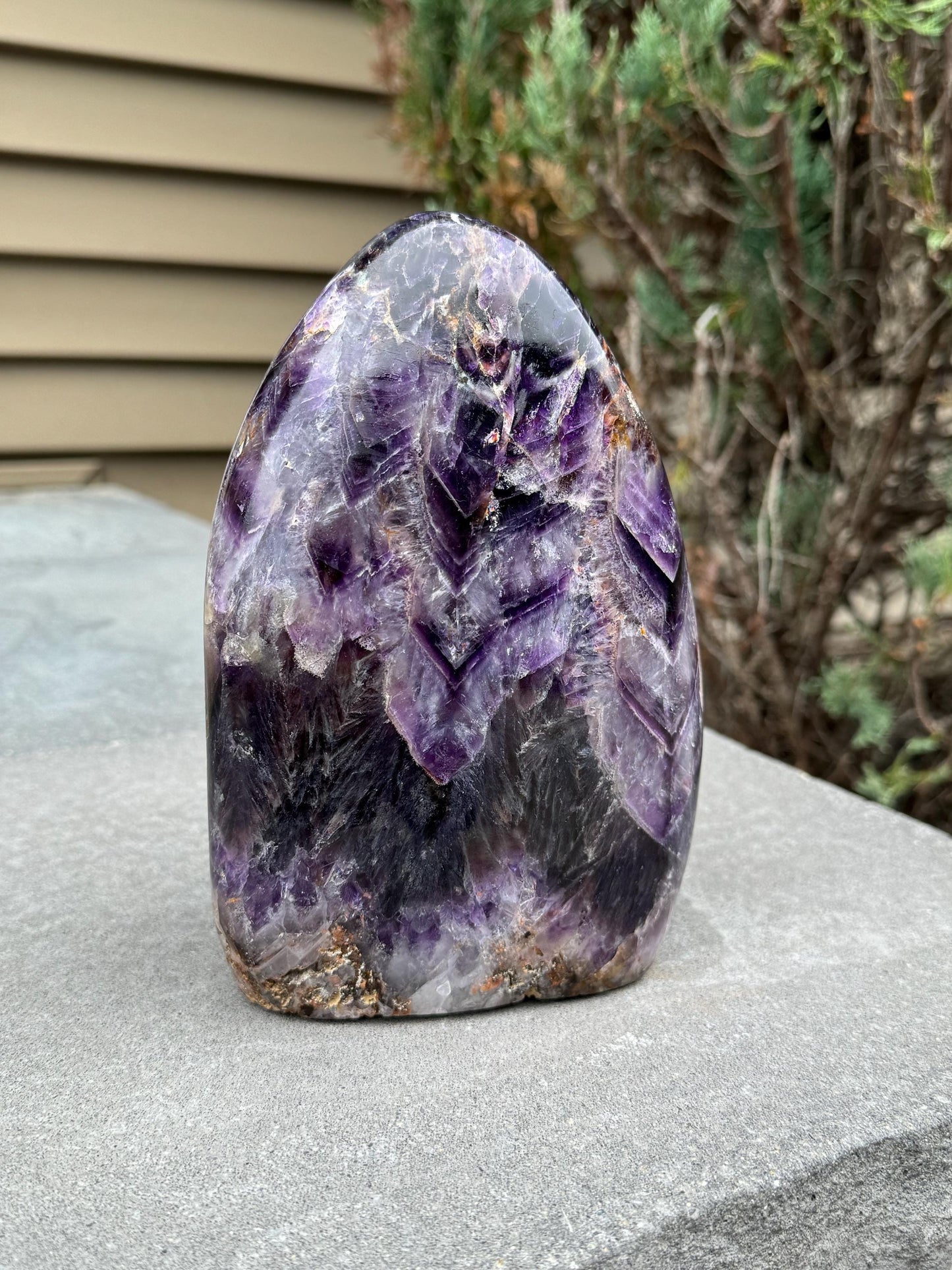 XL Chevron Amethyst Freeform (7lbs.)