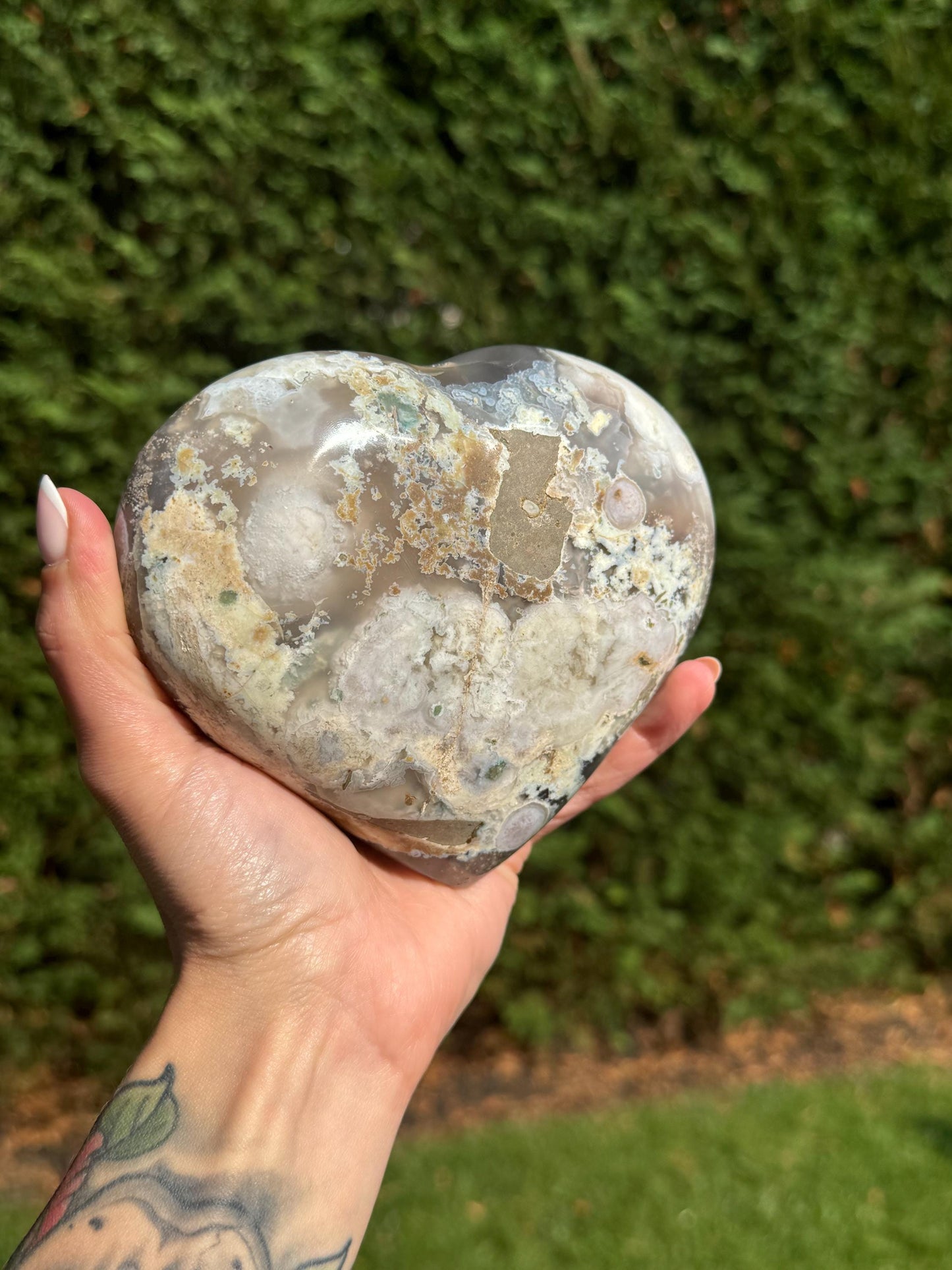Black Flower Agate Heart Carving
