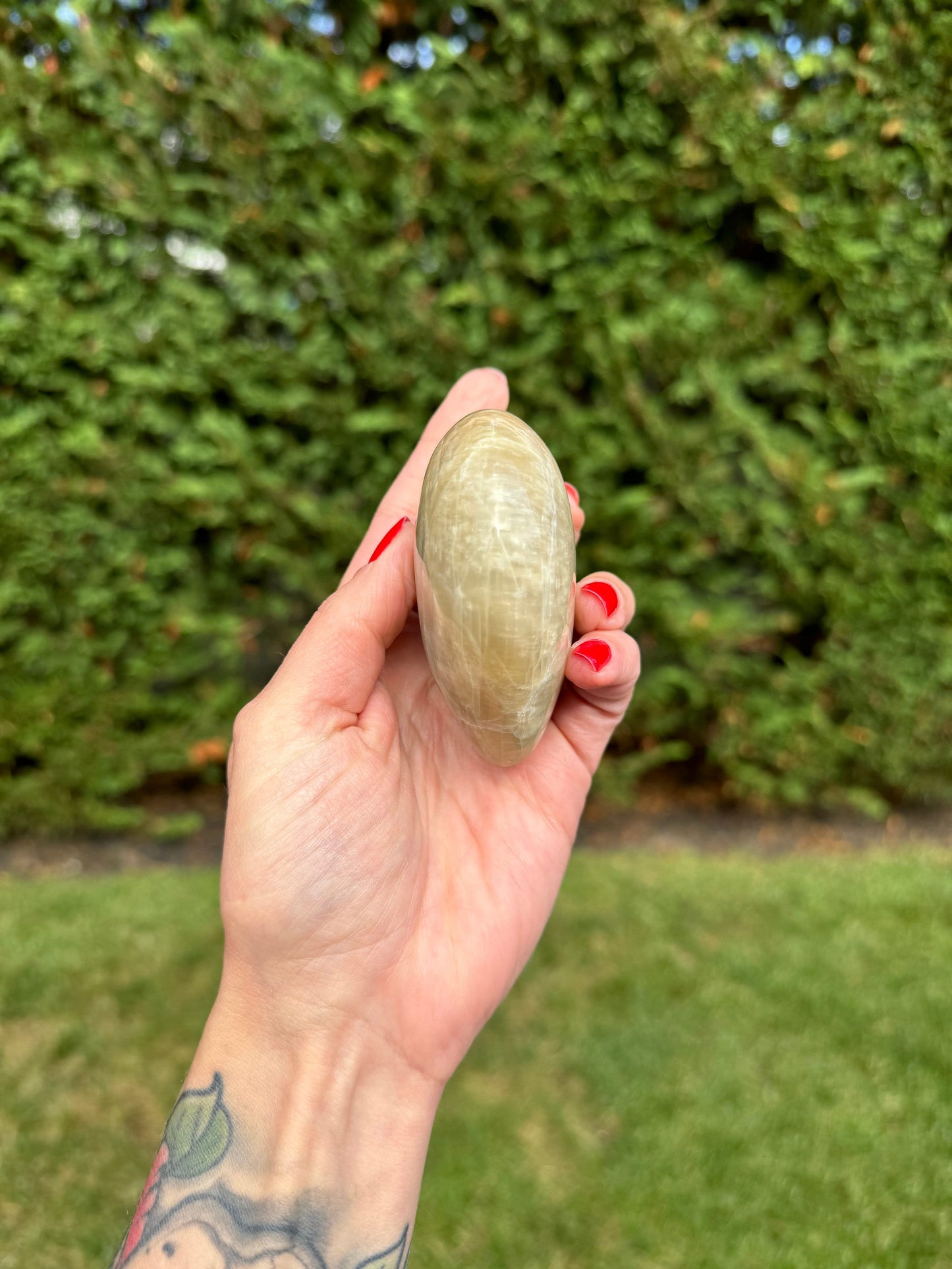 Flashy Peach Moonstone Heart Carving