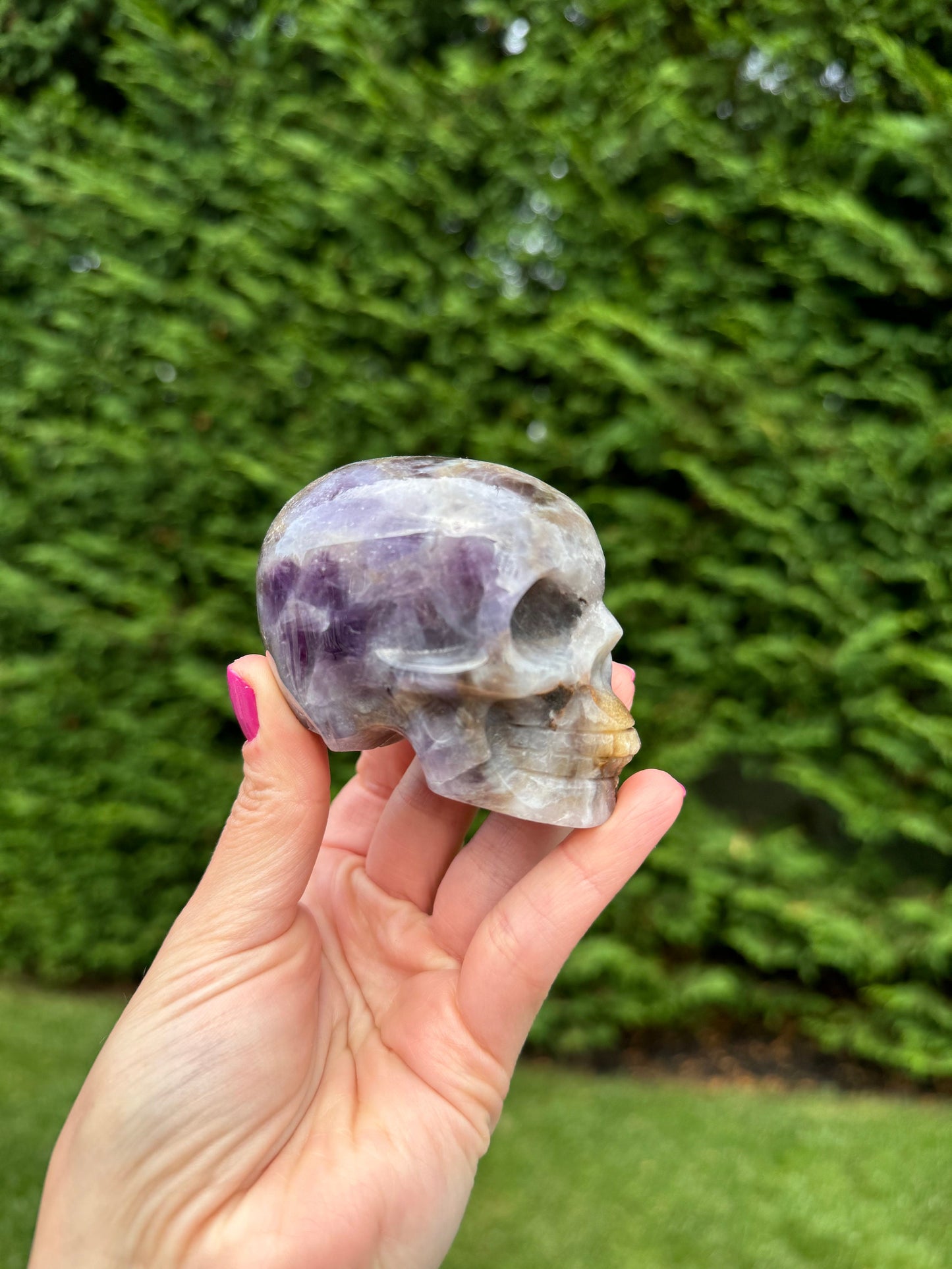 Chevron Amethyst Skull Carving (3")