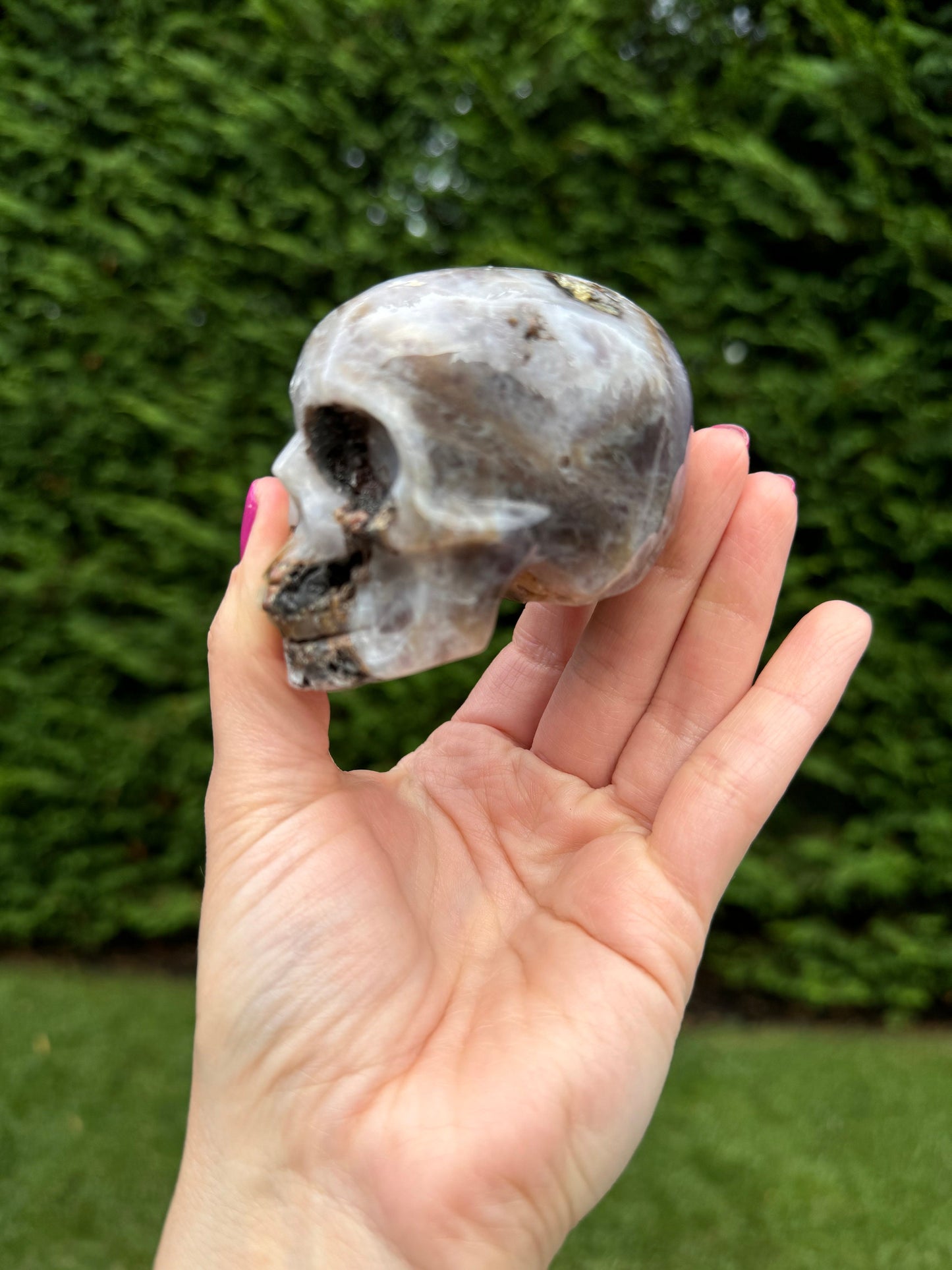 Chevron Amethyst Skull Carving (3")