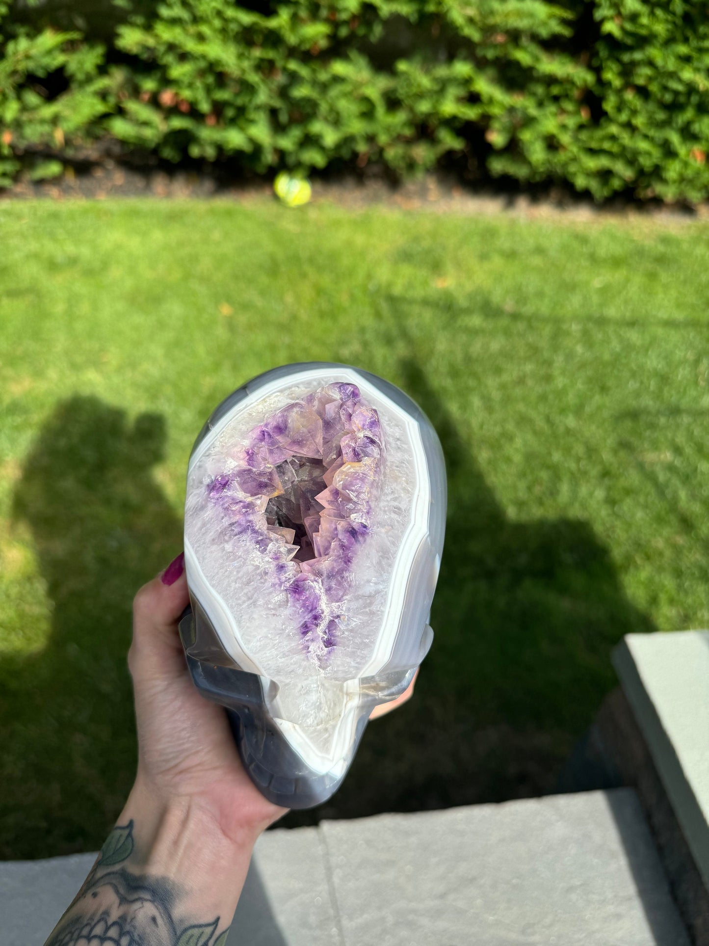 XL Druzy Banded Agate & Amethyst Hi-Def Geode Skull Carving (6")