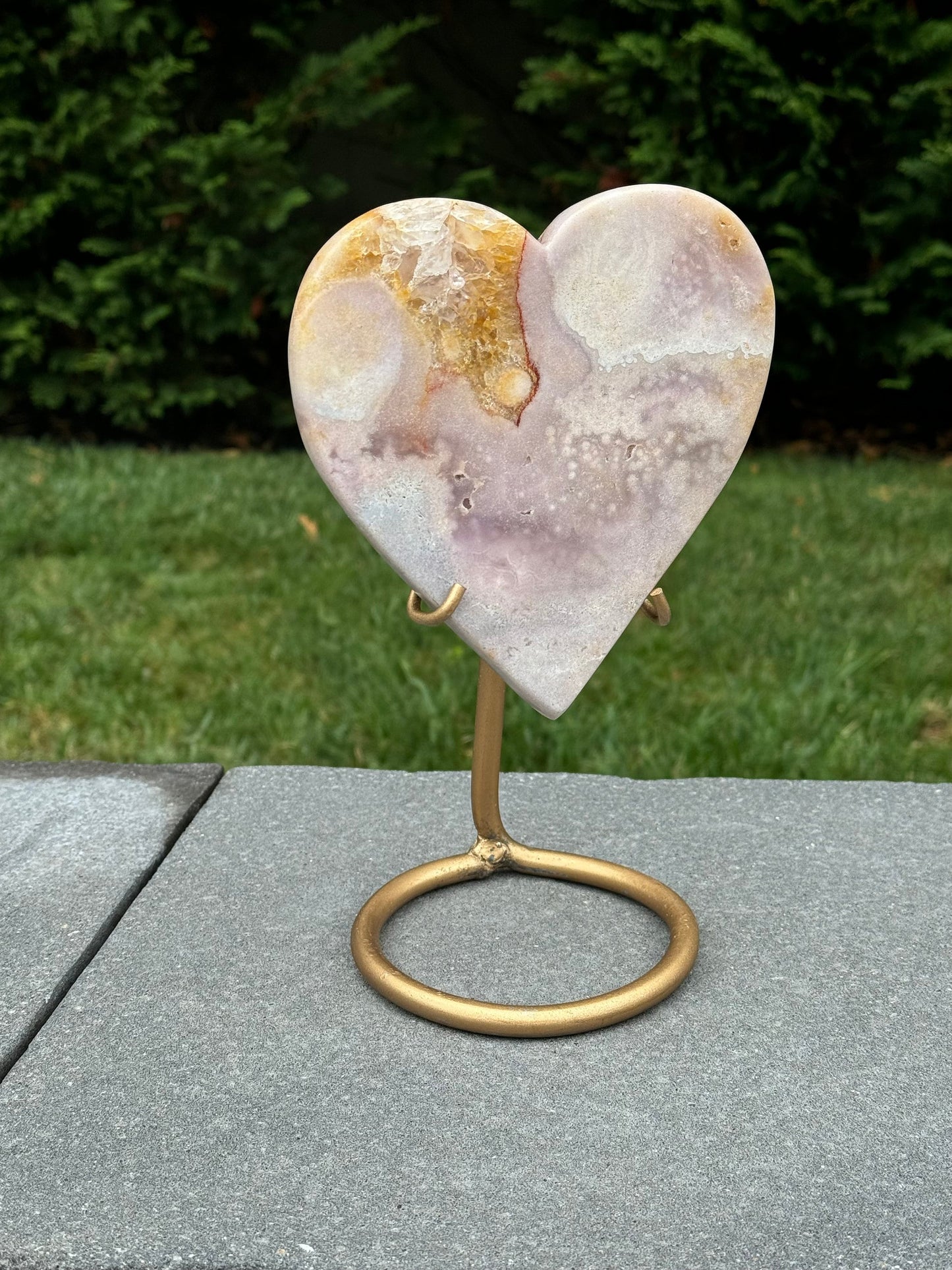 Druzy Pink Amethyst Heart (stand included)