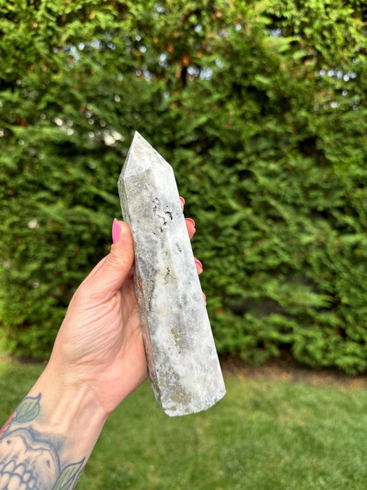 XL Quartz & Pyrite Tower (8")