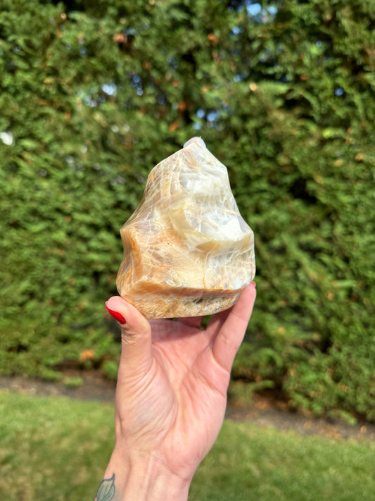 Flashy Peach Moonstone Flame