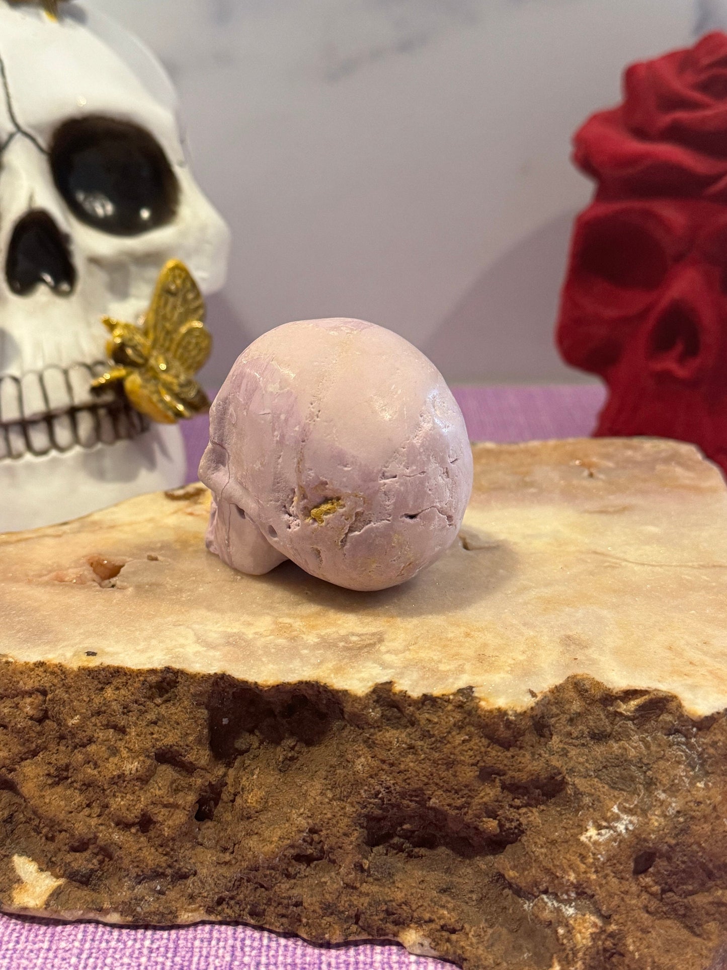 Phosphosiderite Skull Carving