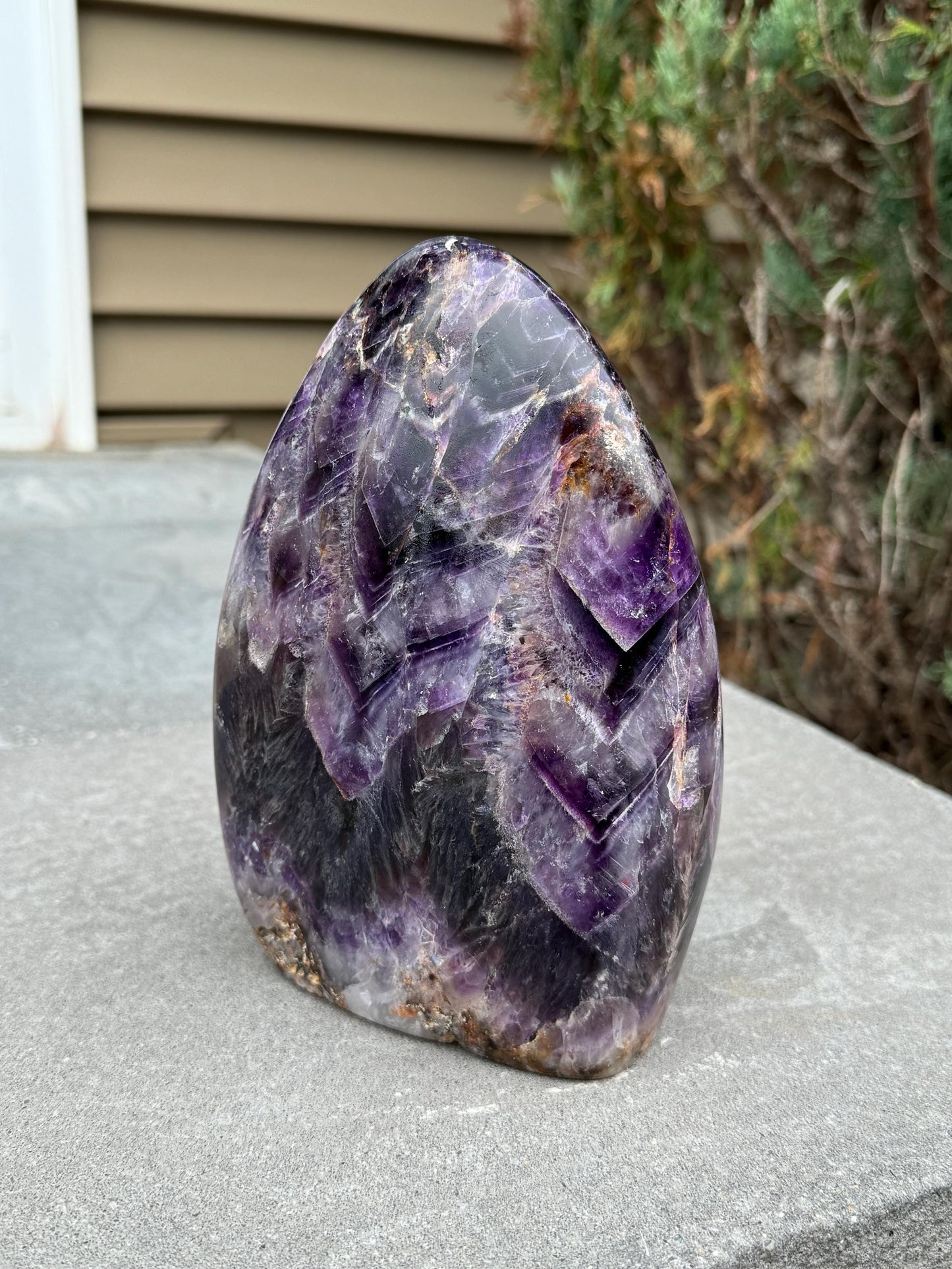 XL Chevron Amethyst Freeform (7lbs.)