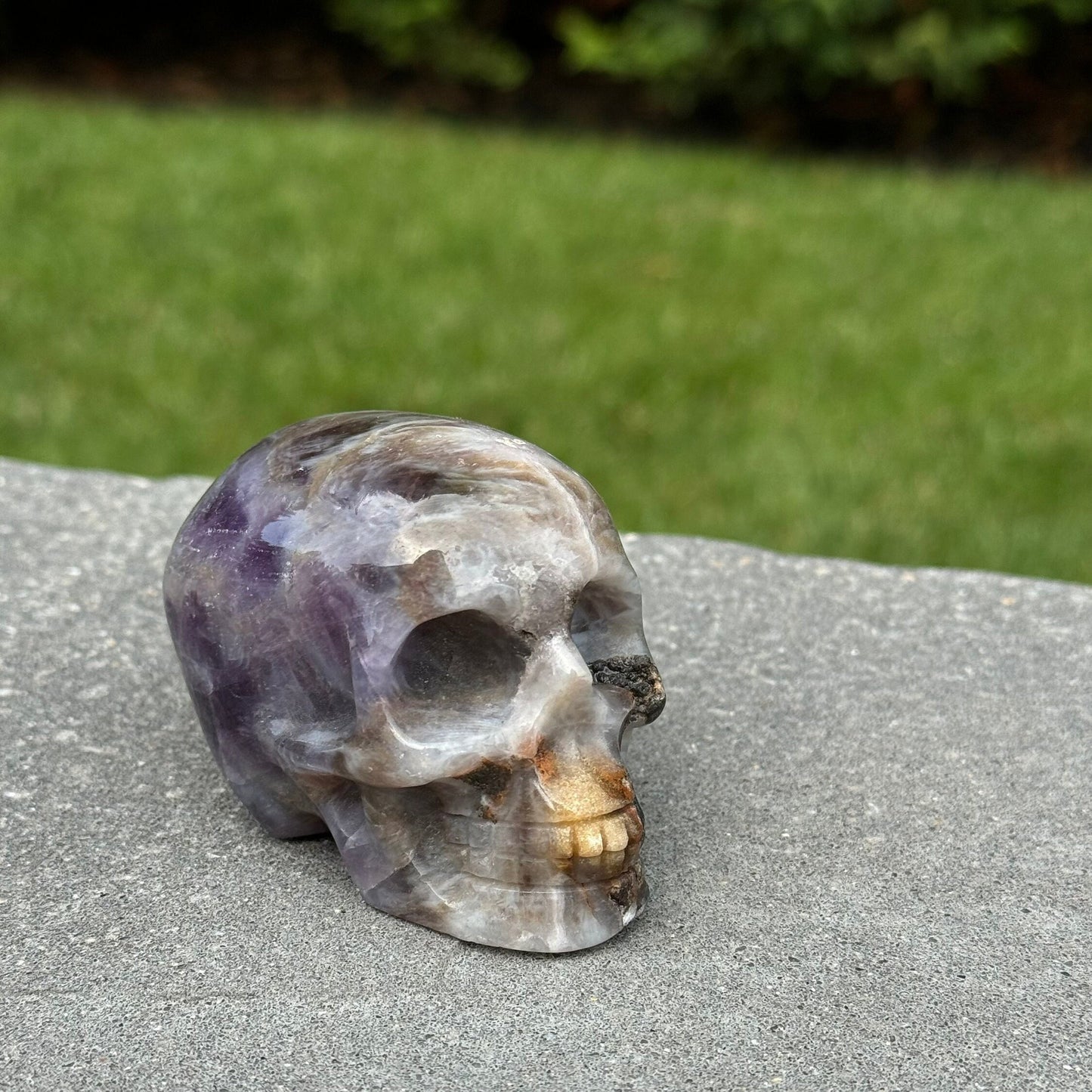 Chevron Amethyst Skull Carving (3")